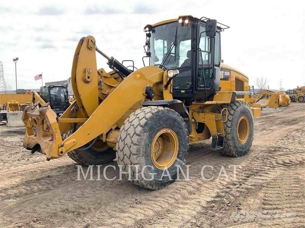 CAT 926M RQ Колесни товарачи