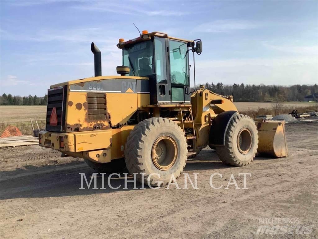 CAT 928G Колесни товарачи