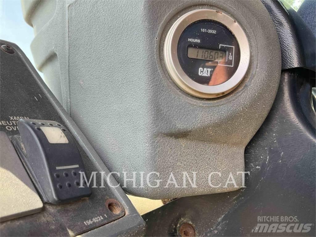 CAT 928G Колесни товарачи