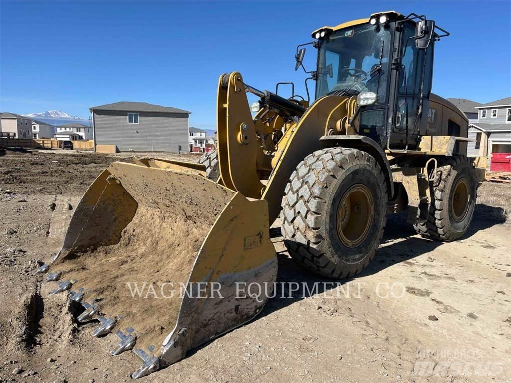 CAT 930 Колесни товарачи