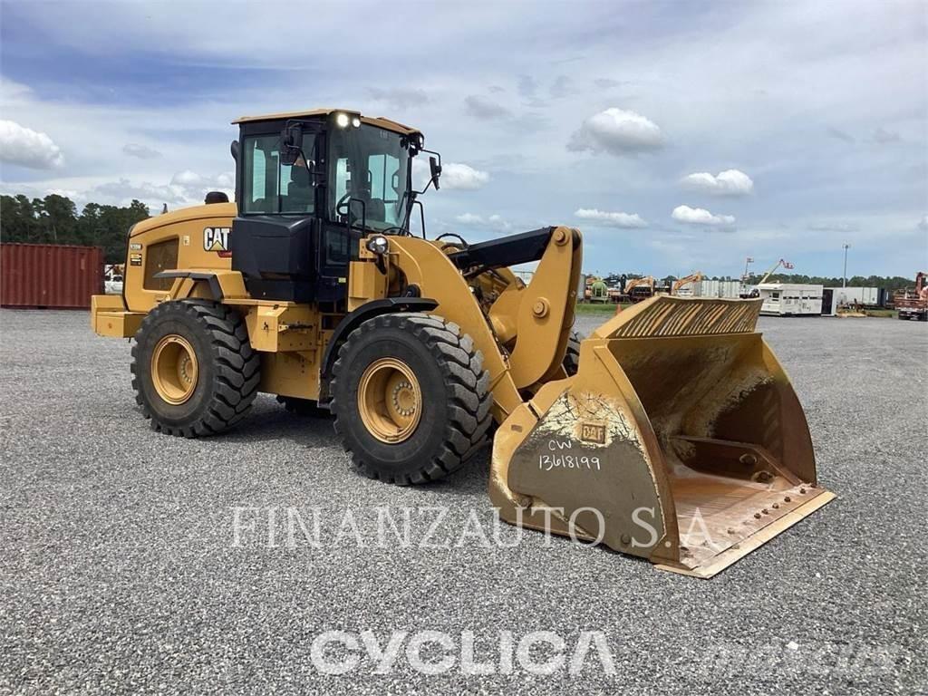 CAT 930 Колесни товарачи
