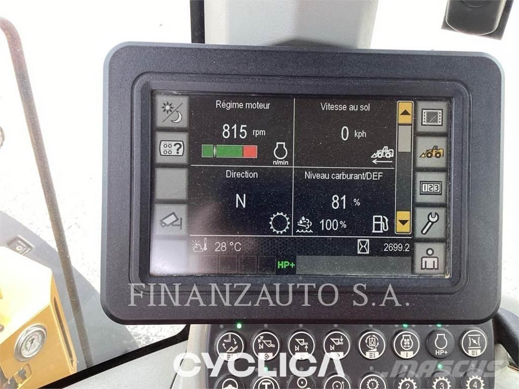 CAT 930 Колесни товарачи