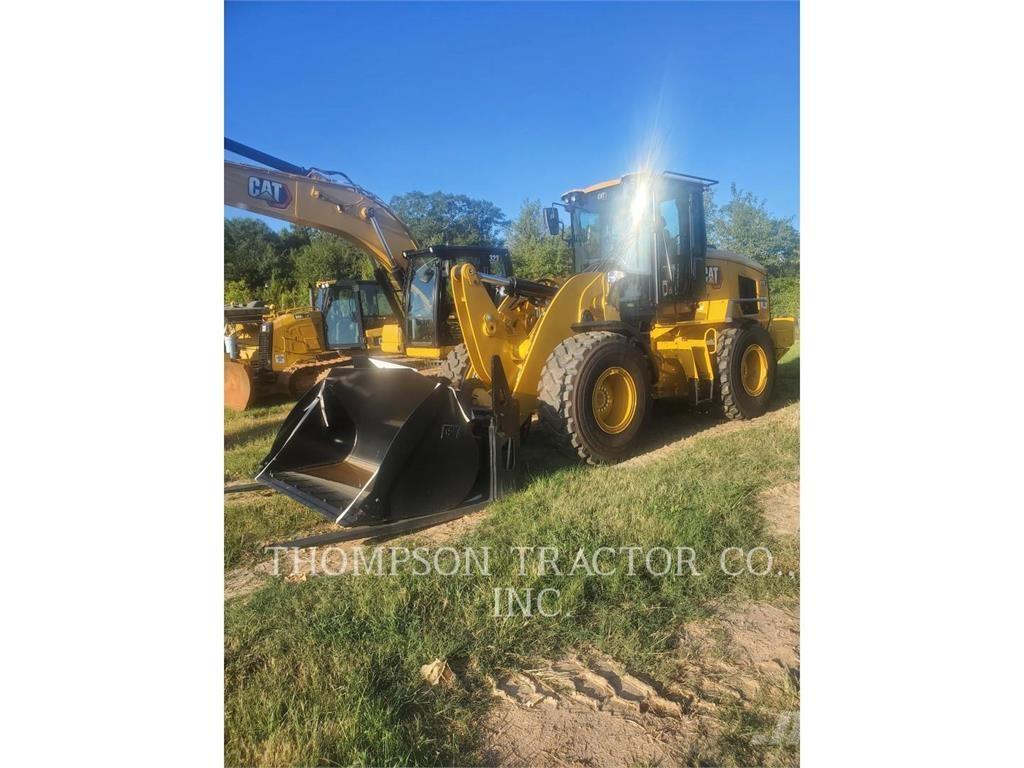 CAT 930 Колесни товарачи