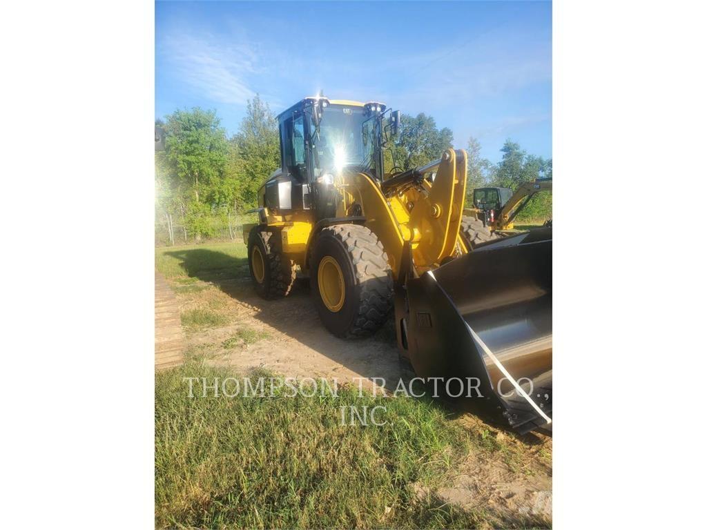 CAT 930 Колесни товарачи