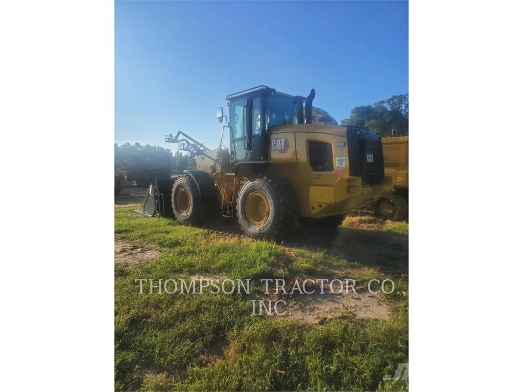 CAT 930 Колесни товарачи
