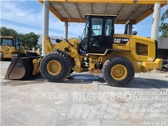 CAT 930M Колесни товарачи