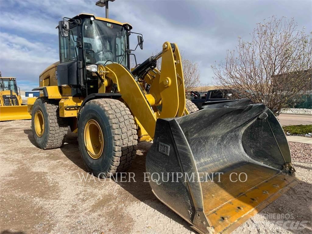 CAT 930M Колесни товарачи