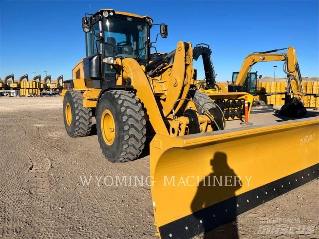 CAT 930M Колесни товарачи