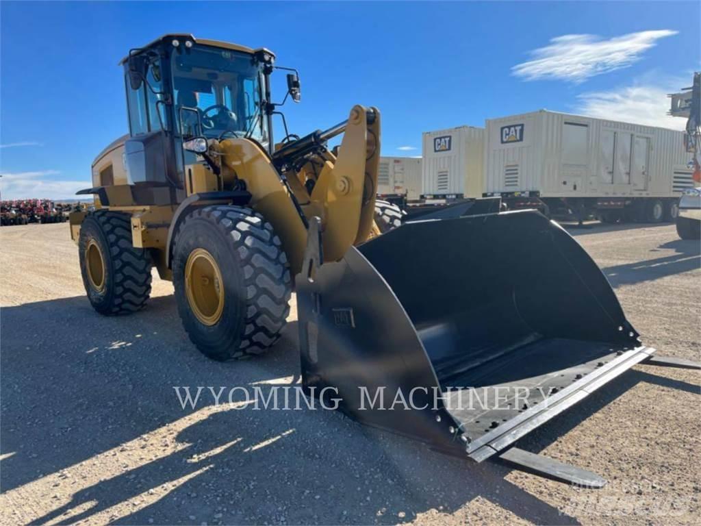 CAT 930M Колесни товарачи