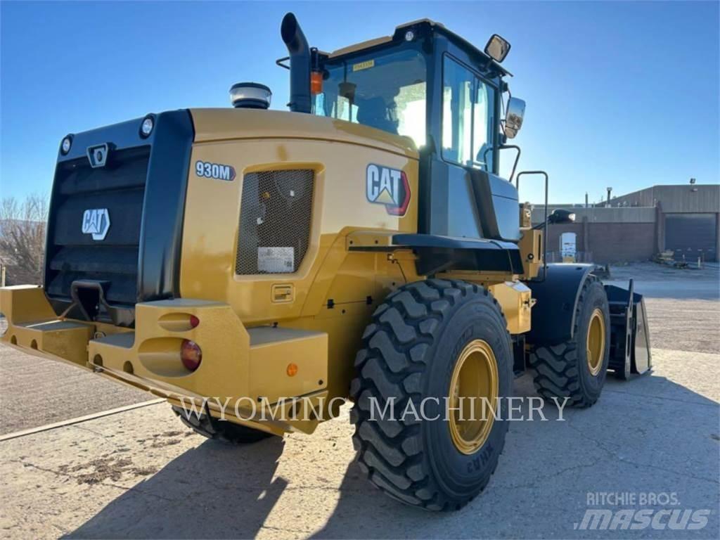 CAT 930M Колесни товарачи