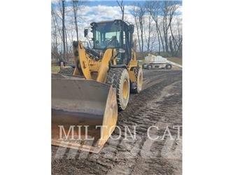 CAT 930M Колесни товарачи