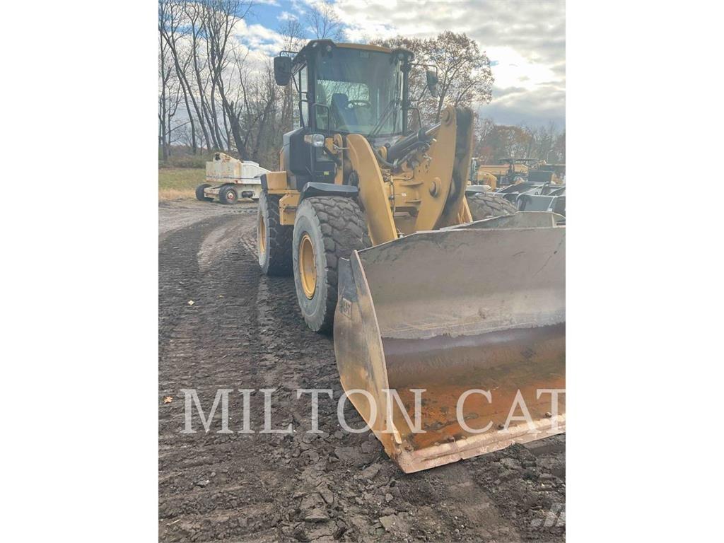 CAT 930M Колесни товарачи