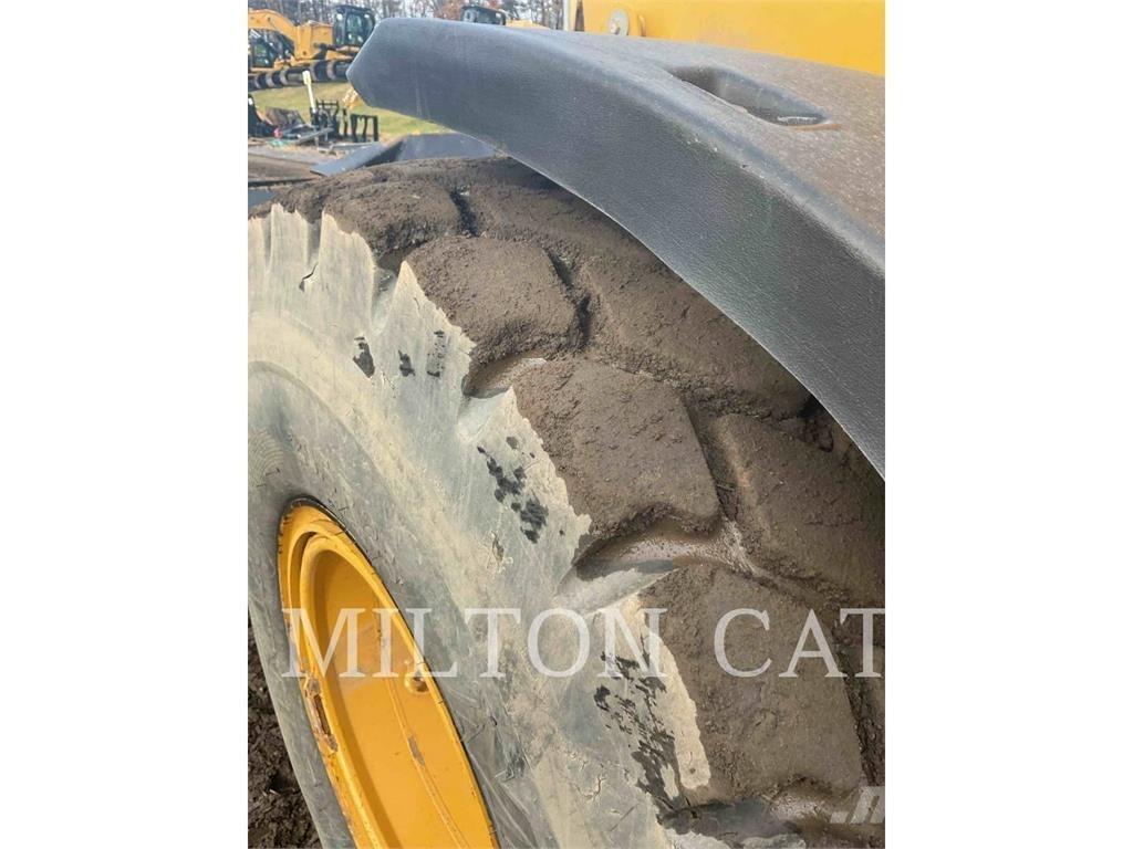 CAT 930M Колесни товарачи