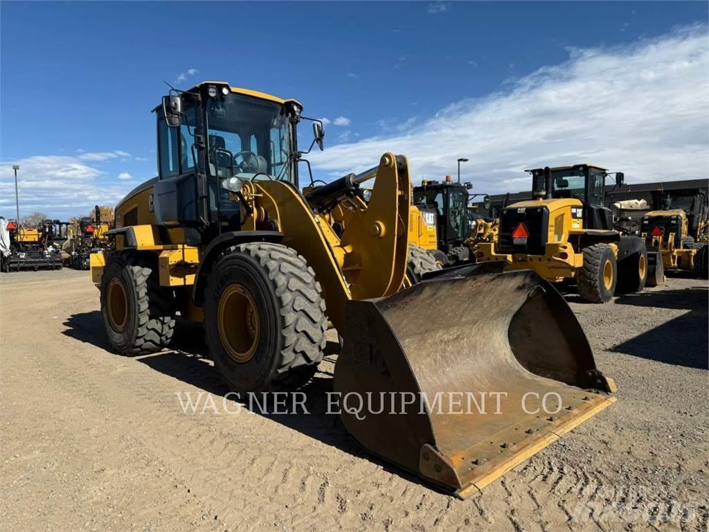 CAT 930M Колесни товарачи