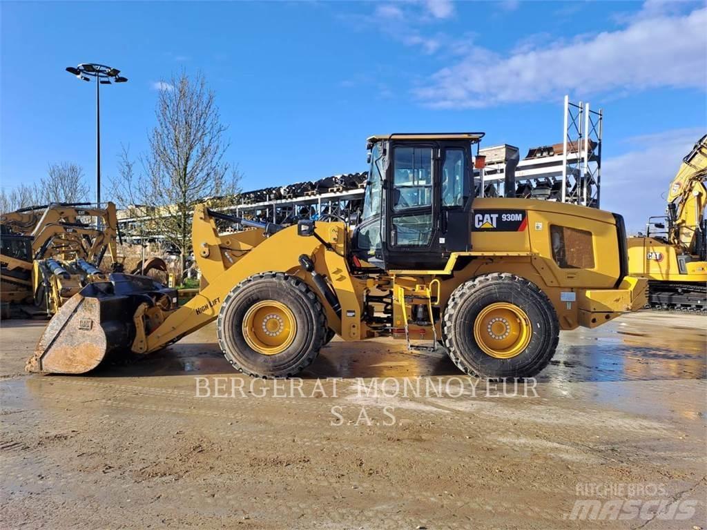CAT 930M Колесни товарачи