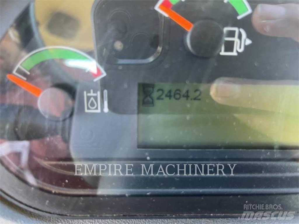 CAT 930M Колесни товарачи