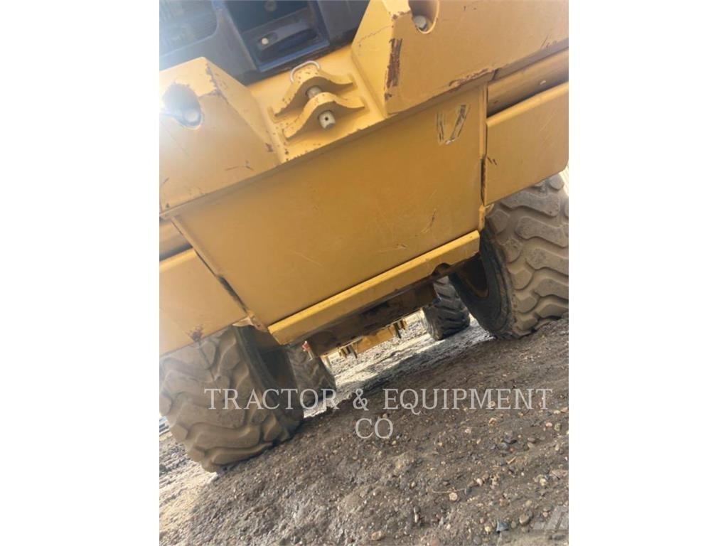 CAT 930M Колесни товарачи