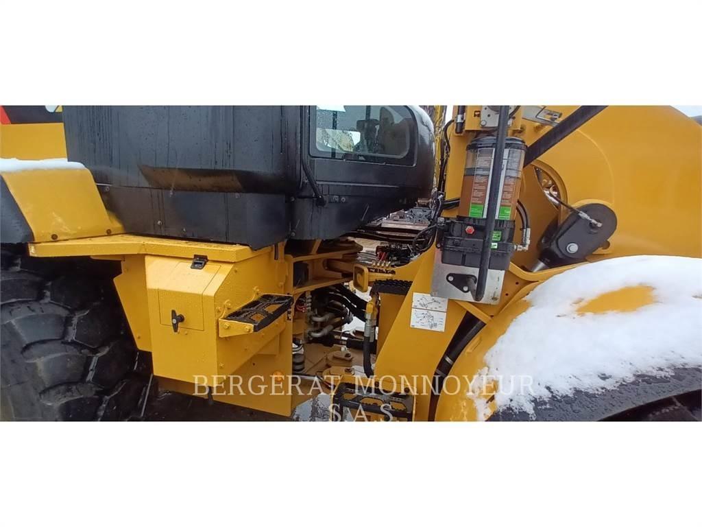 CAT 930M Колесни товарачи