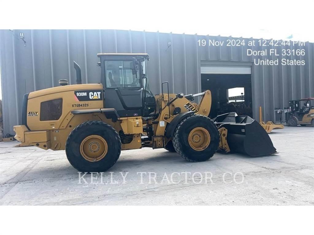 CAT 930M Колесни товарачи