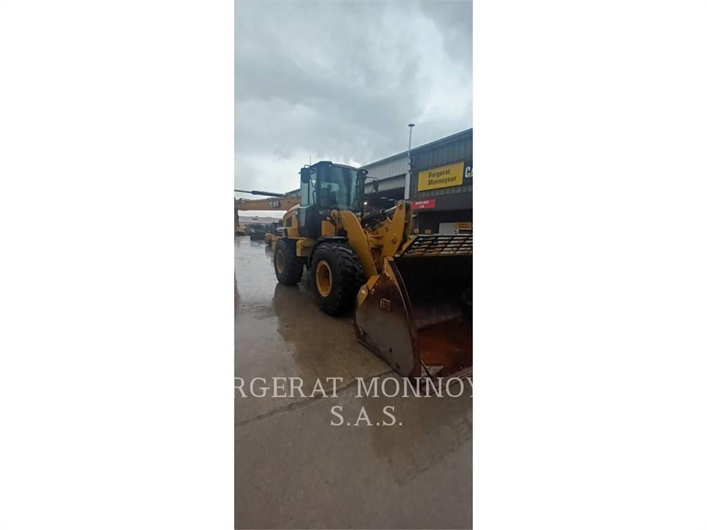 CAT 930M Колесни товарачи