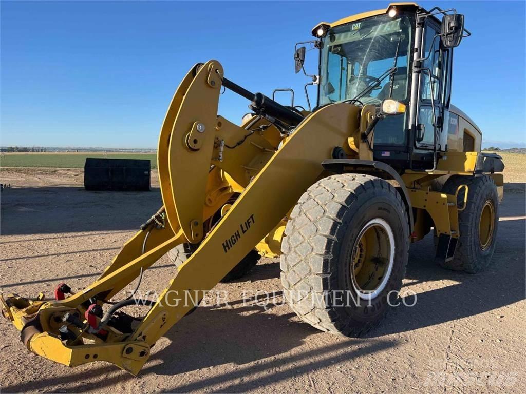 CAT 930M Колесни товарачи