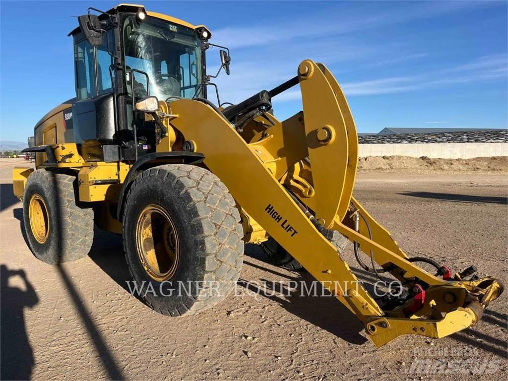 CAT 930M Колесни товарачи