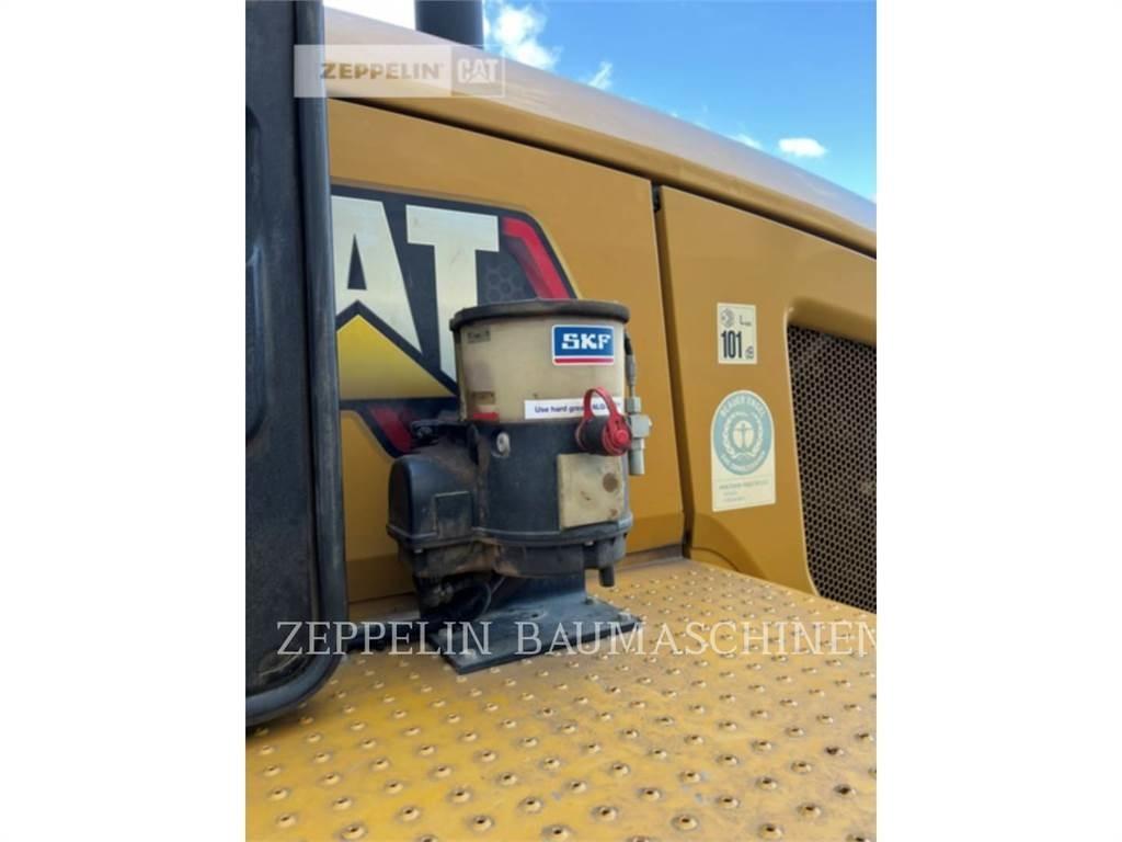 CAT 930M Колесни товарачи