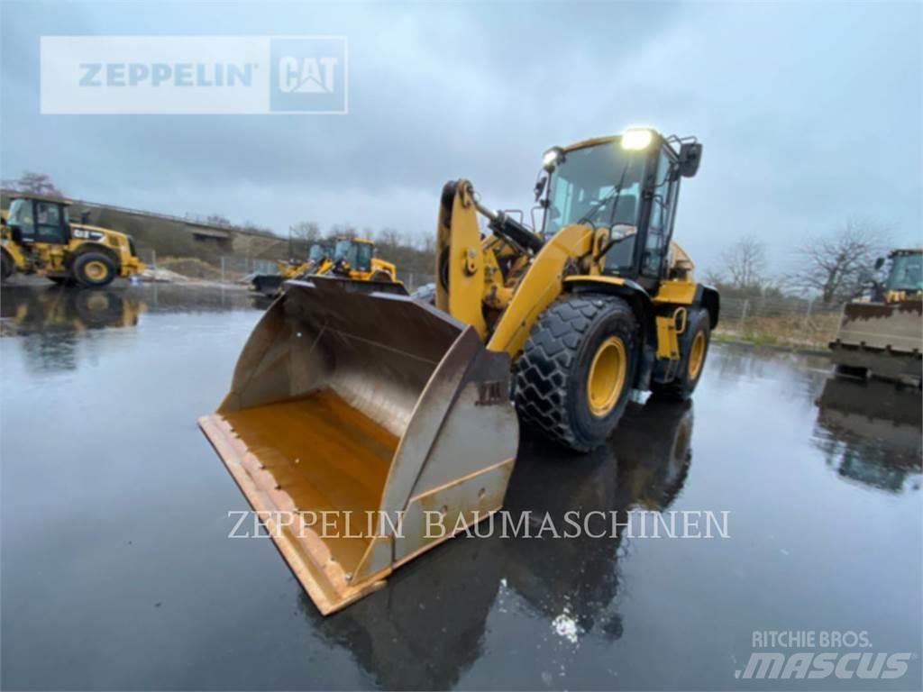 CAT 930M Колесни товарачи