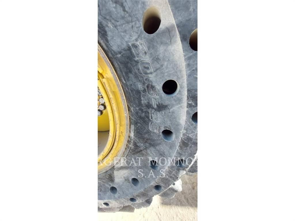 CAT 930M Колесни товарачи