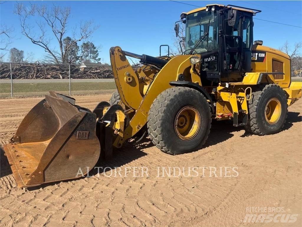 CAT 930M Колесни товарачи