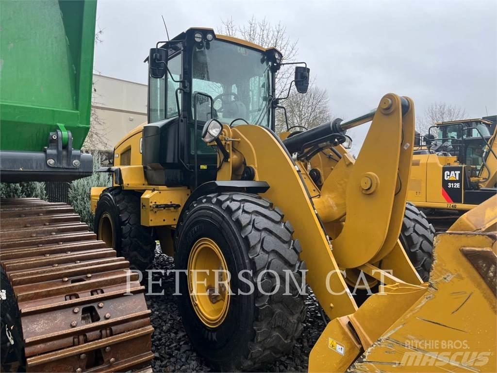 CAT 930M Колесни товарачи