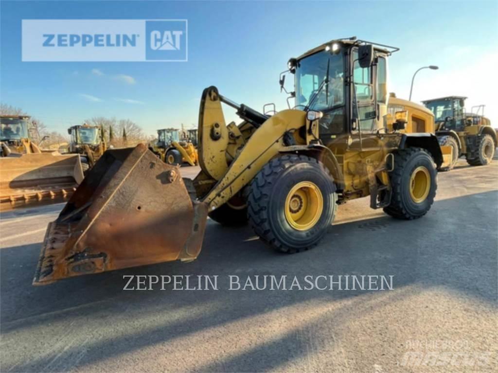 CAT 930M Колесни товарачи