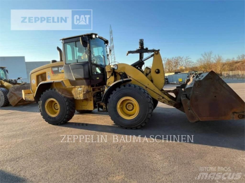 CAT 930M Колесни товарачи