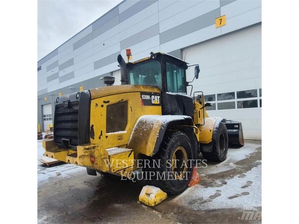 CAT 930M Колесни товарачи