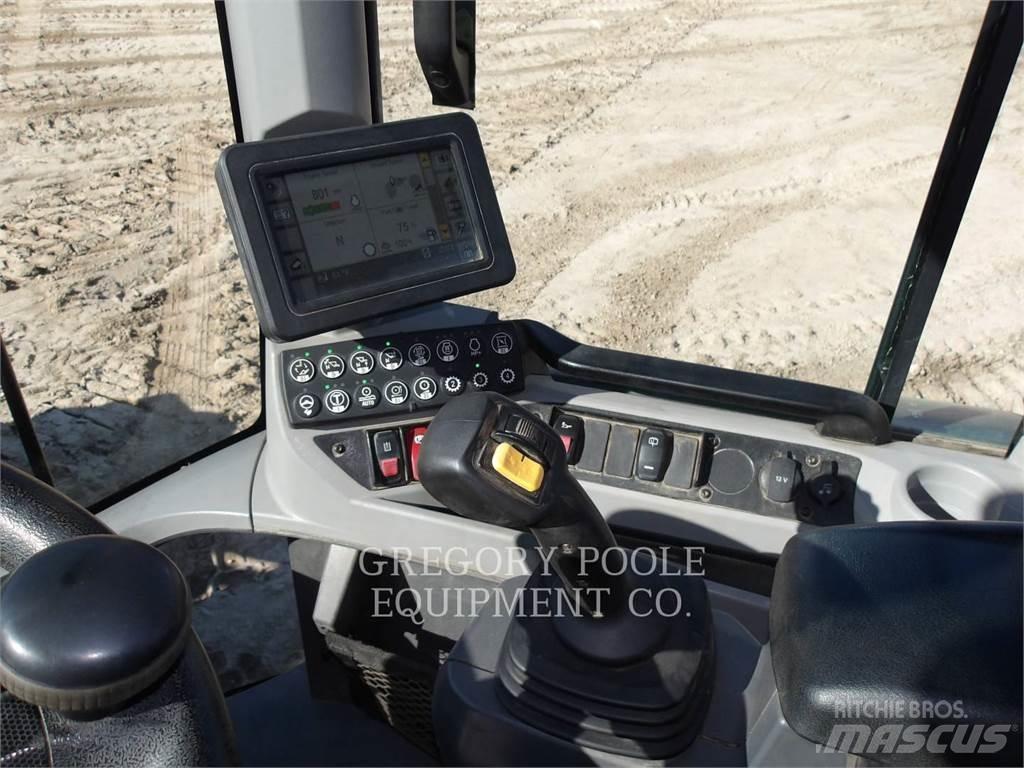CAT 930M Колесни товарачи