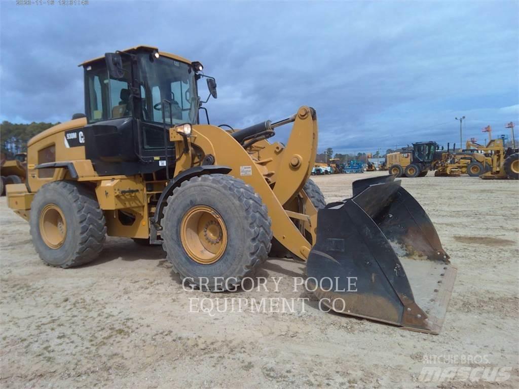 CAT 930M Колесни товарачи