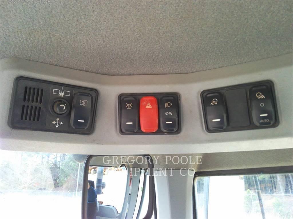 CAT 930M Колесни товарачи