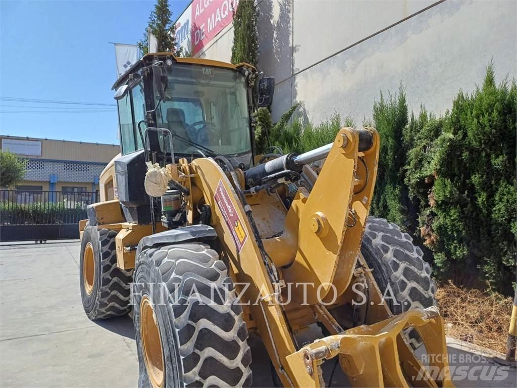 CAT 930M Колесни товарачи