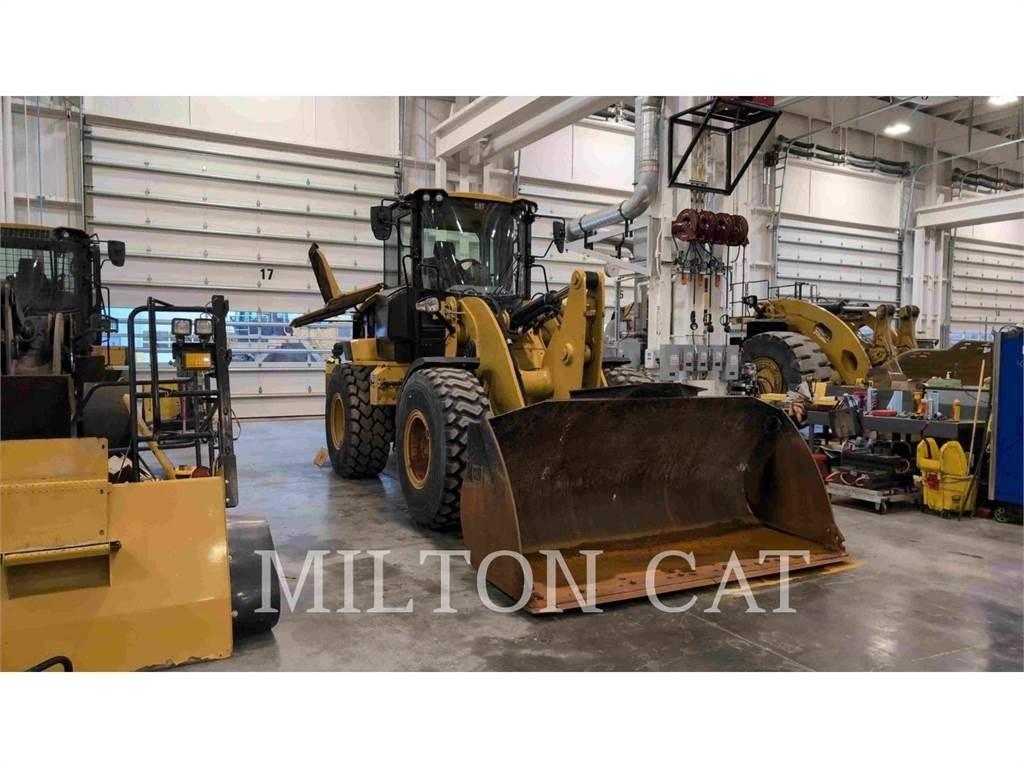 CAT 930M Колесни товарачи