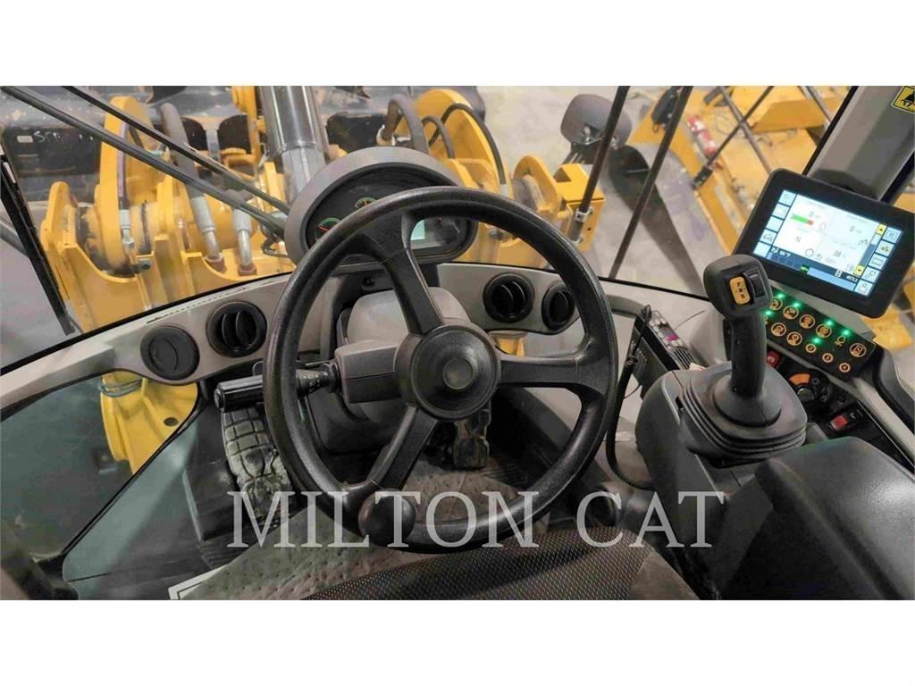 CAT 930M Колесни товарачи
