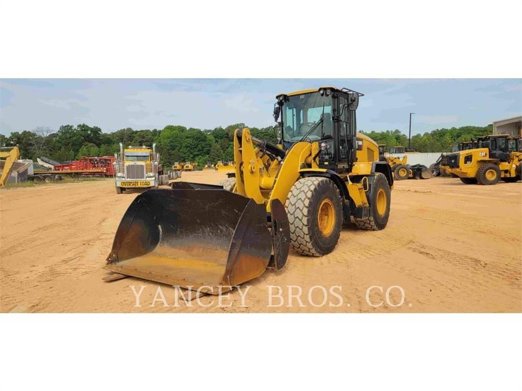 CAT 930M Колесни товарачи