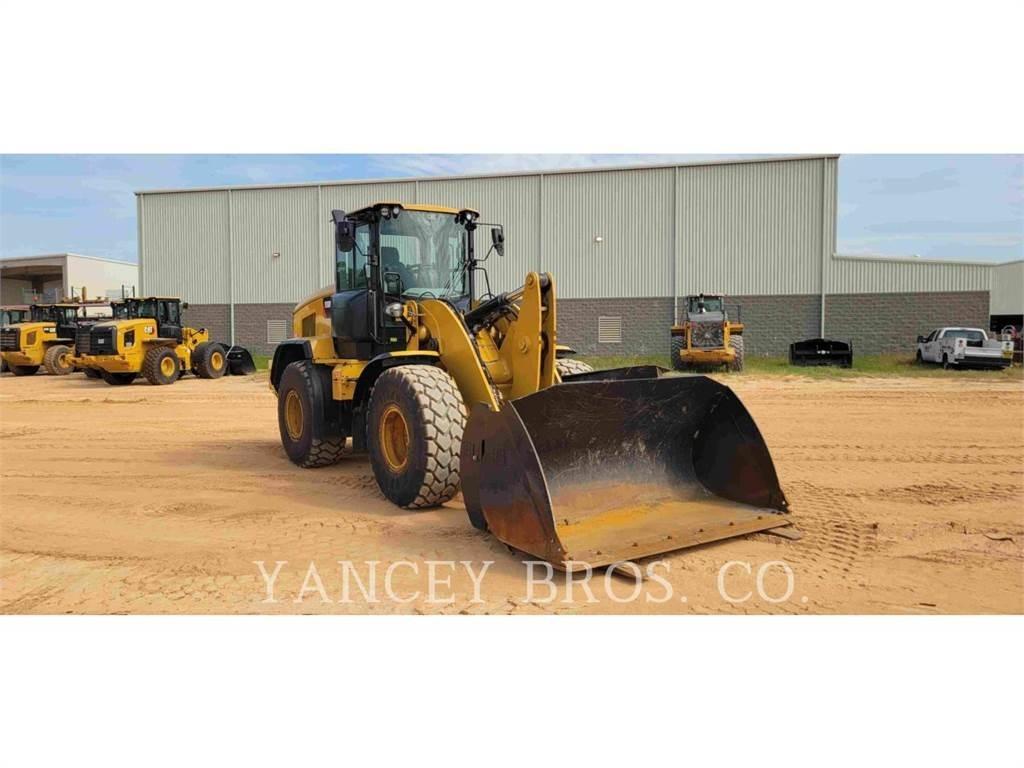 CAT 930M Колесни товарачи