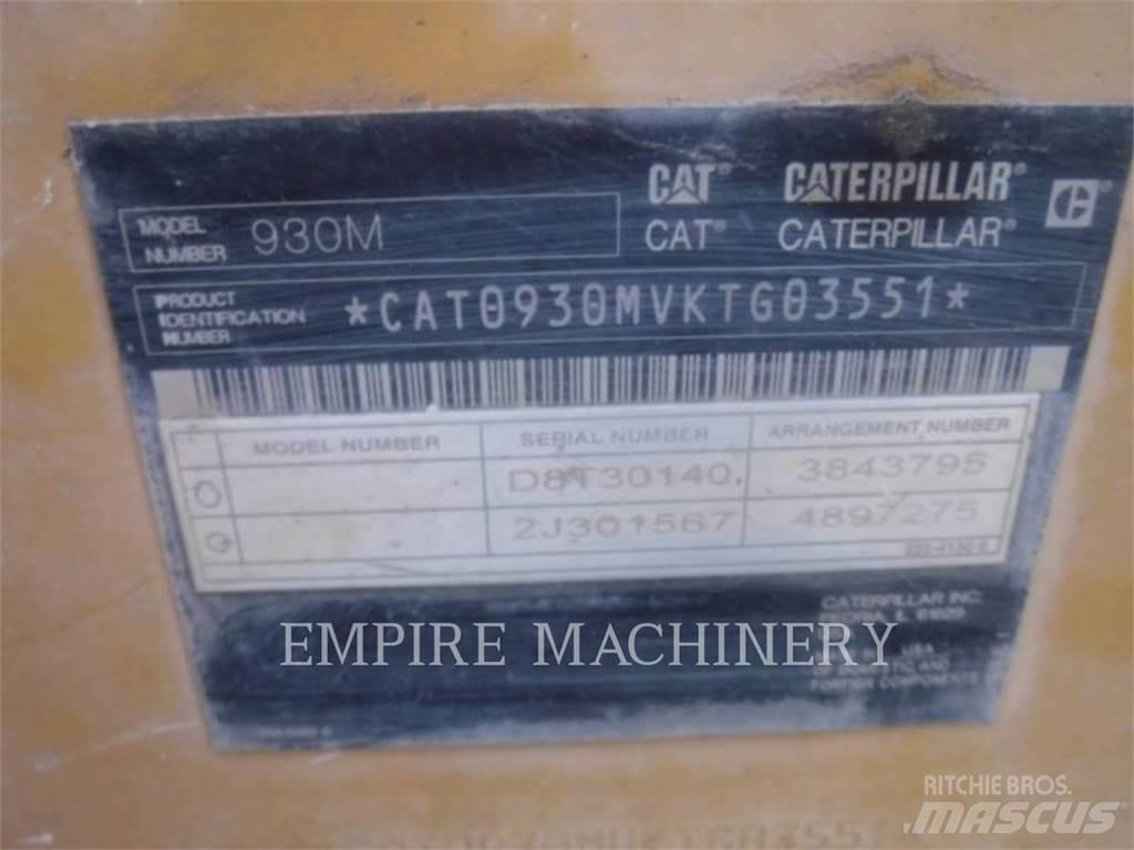 CAT 930M Колесни товарачи