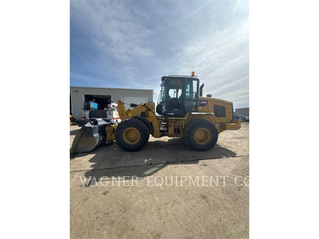 CAT 930M Колесни товарачи