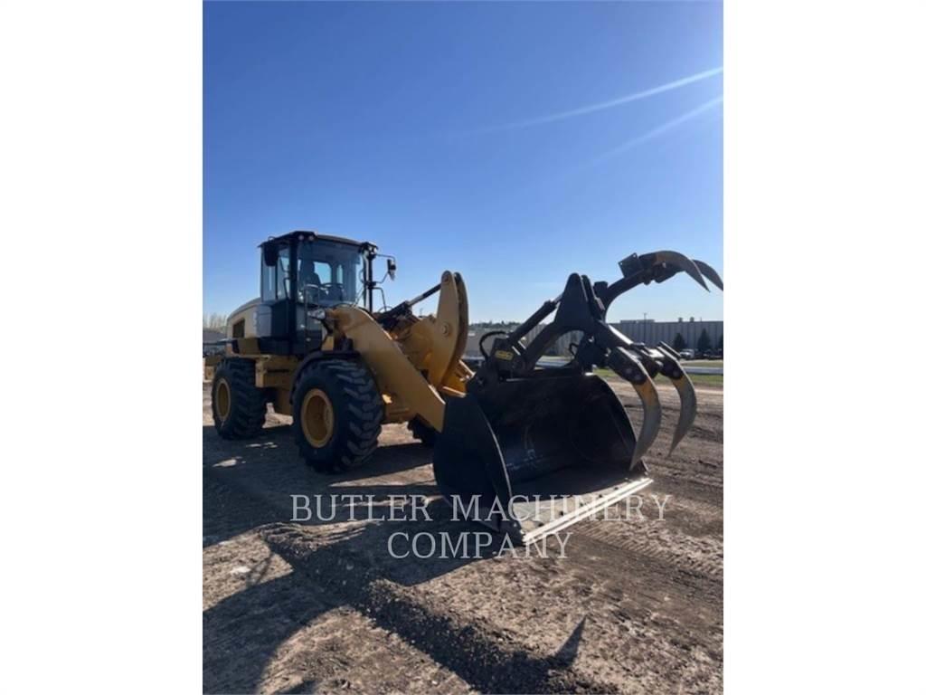 CAT 930M Колесни товарачи