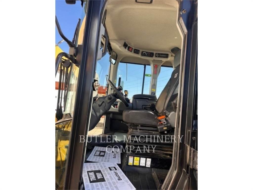 CAT 930M Колесни товарачи