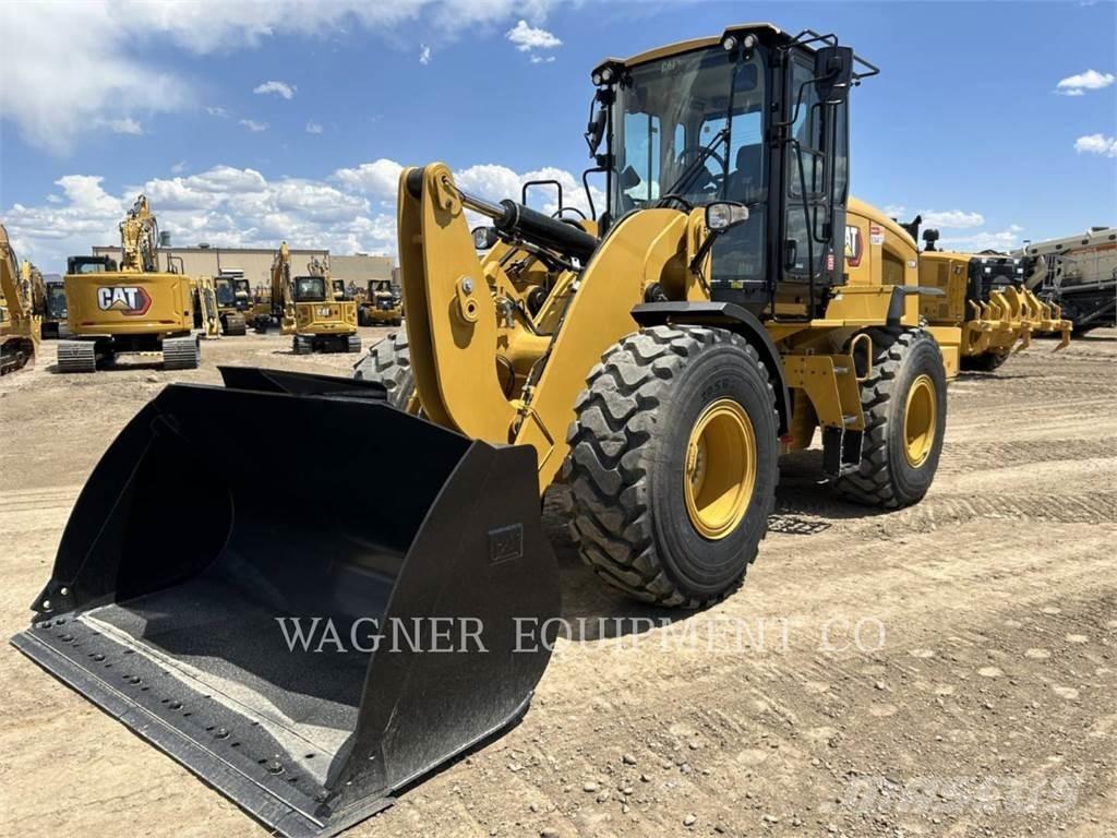 CAT 930M Колесни товарачи