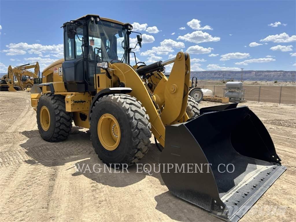CAT 930M Колесни товарачи