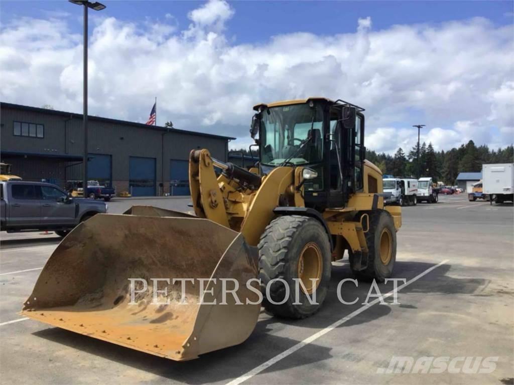CAT 930M Колесни товарачи