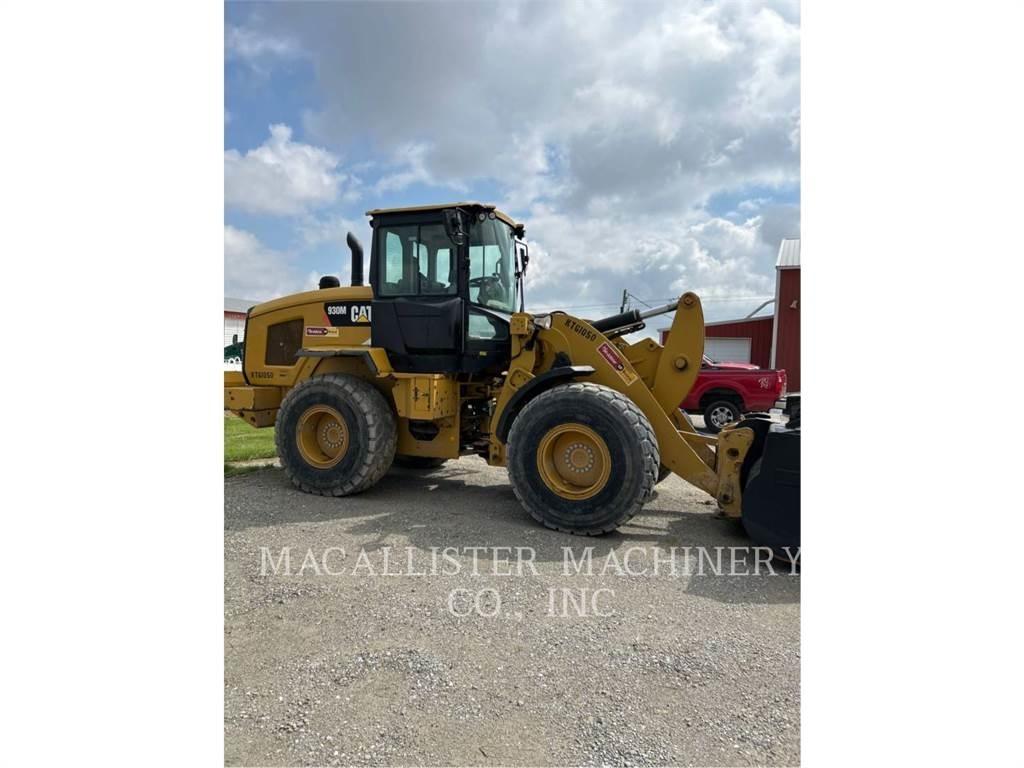 CAT 930M Колесни товарачи